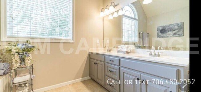 Building Photo - 1208 Fairwinds Dr