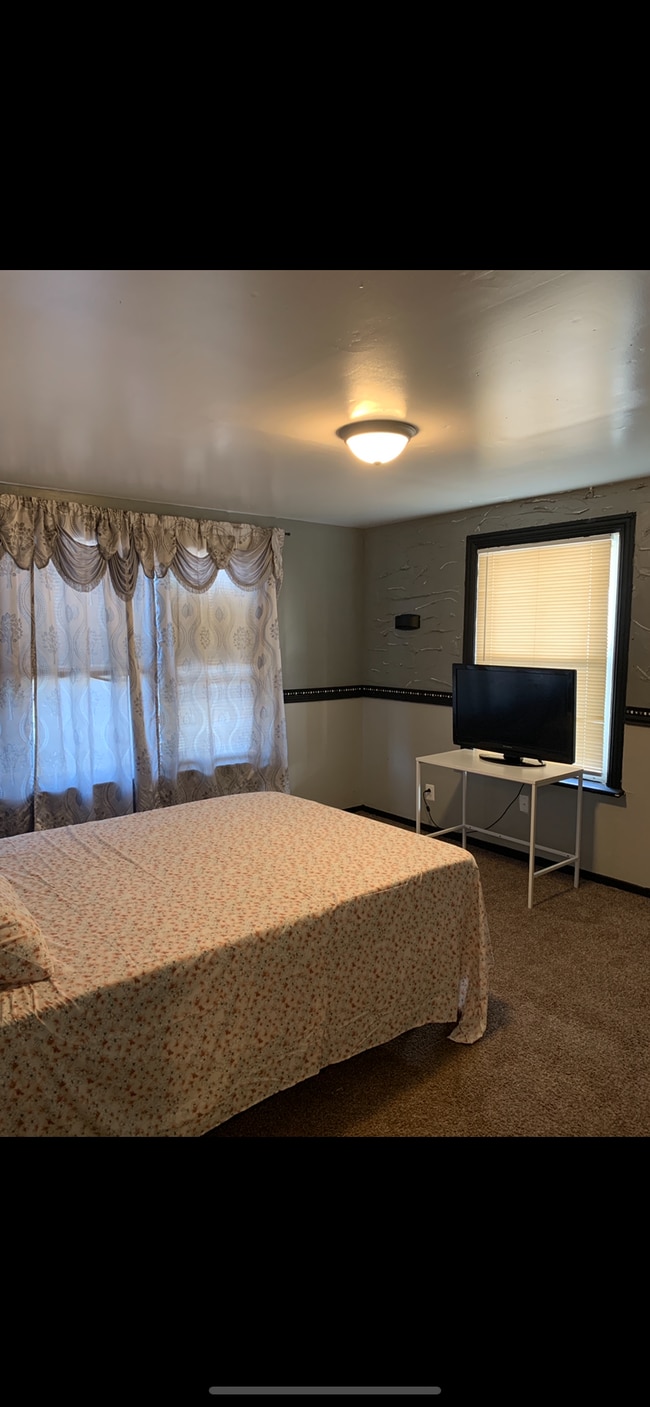 Building Photo - 1613 Forster St