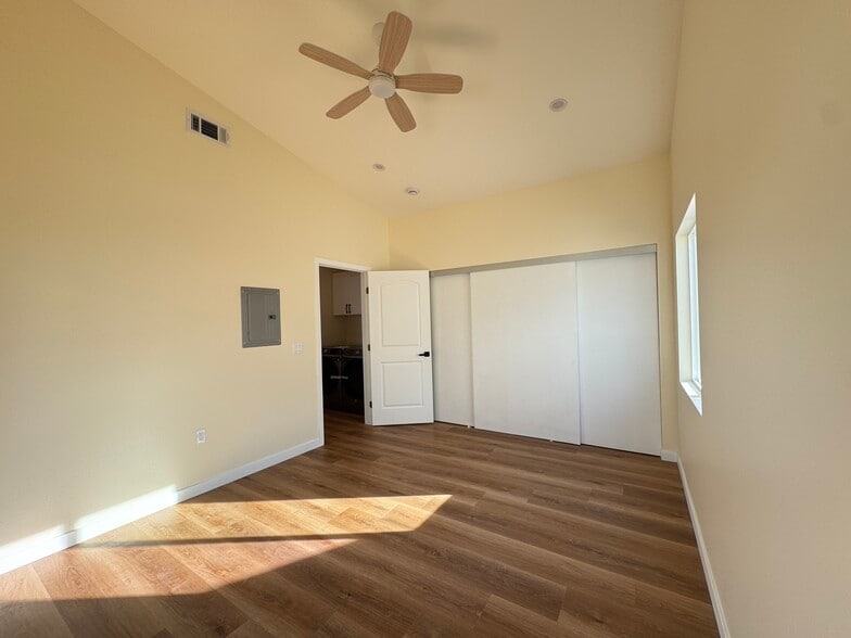 Building Photo - 815 Arden Ave