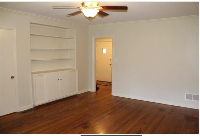 Building Photo - 438 Carriage Dr NE