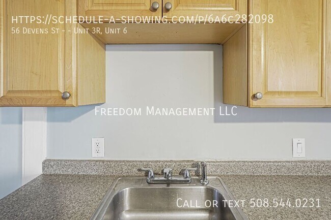 Building Photo - 56 Devens St