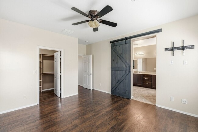 Building Photo - 8123 Mosaic Sunrise Ln