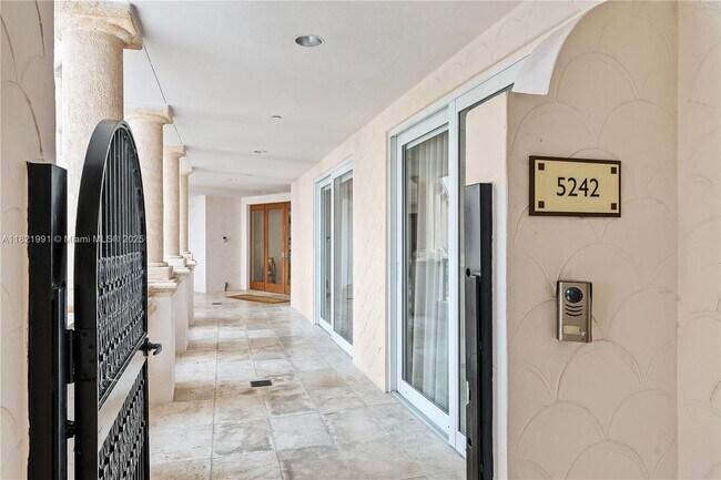 Building Photo - 5242 Fisher Island Dr
