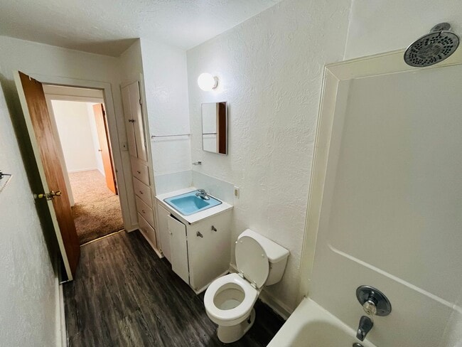 Building Photo - 3 bed 1 bath