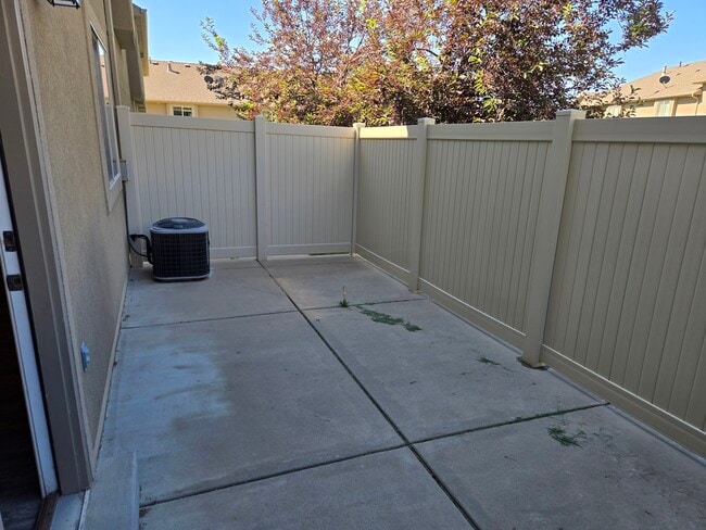Building Photo - 3163 N Whitetail Dr