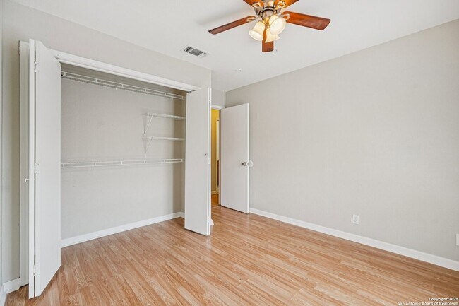 Building Photo - 10609 Starcrest Dr