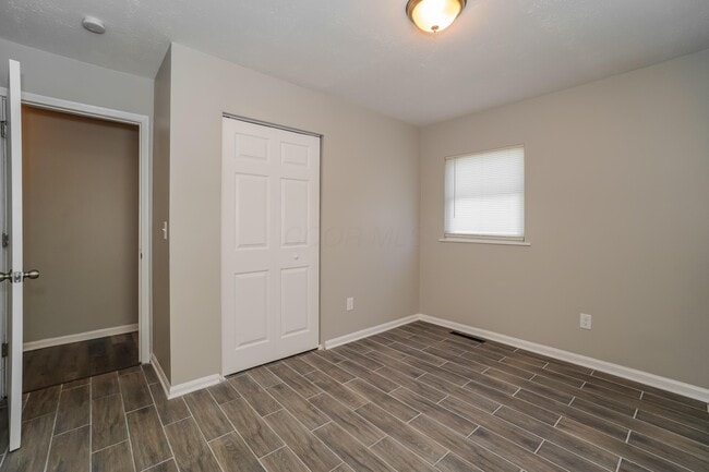 Building Photo - 899 Cherrydale Ave