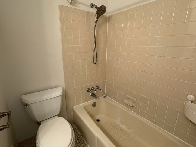 Building Photo - 3212 Manitoba Dr