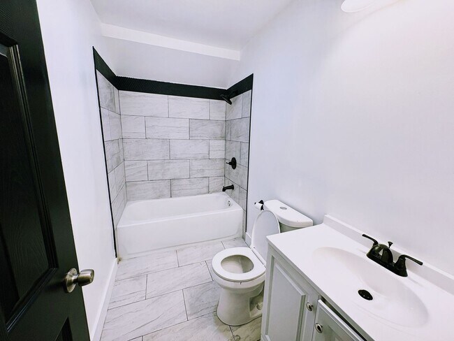 Building Photo - 2-4 Bedroom 1 Bathroom Home