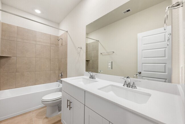 Building Photo - 6611 Castella Dr