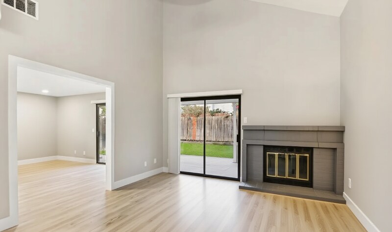 Building Photo - 3532 Del Sol Way