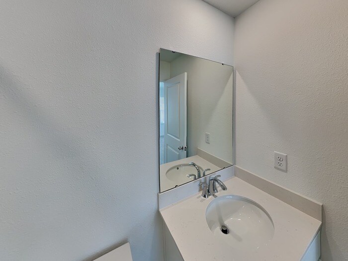 Building Photo - 590 Holly Lks Dr