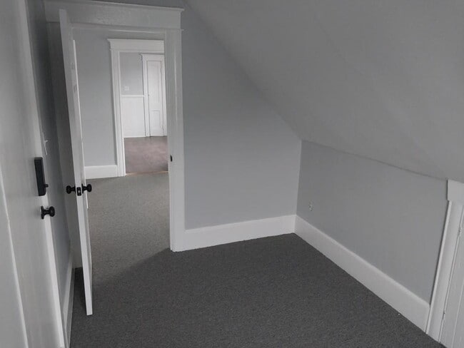 Building Photo - 48 Covell St