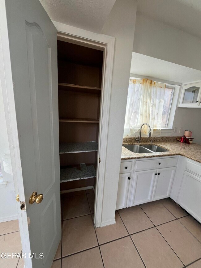 Building Photo - 6105 Pecan Park Pl