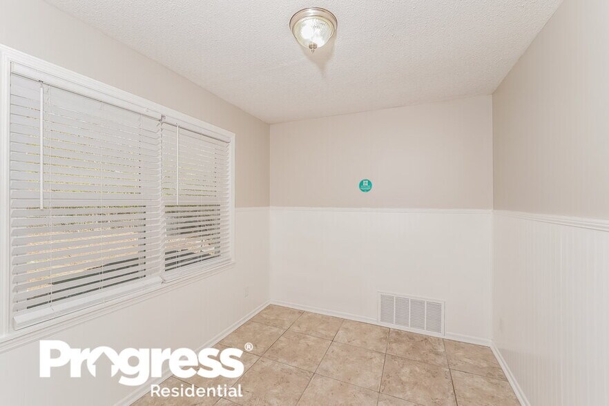 Building Photo - 5112 Rick Dr