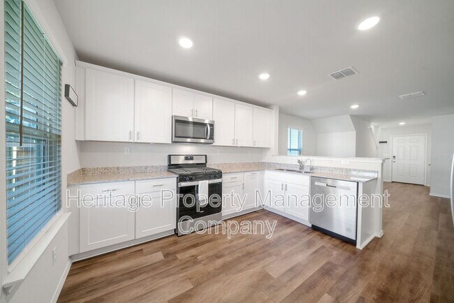 Building Photo - 13721 Crossbow Rdg