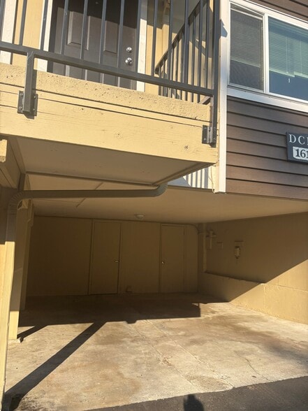 Building Photo - 1612 Kent Des Moines Rd