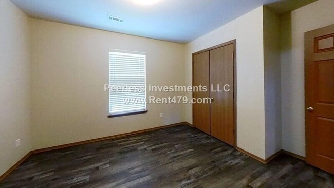 Building Photo - 1043-B Vale St
