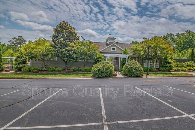 Building Photo - 112 Saddlehorse Ln