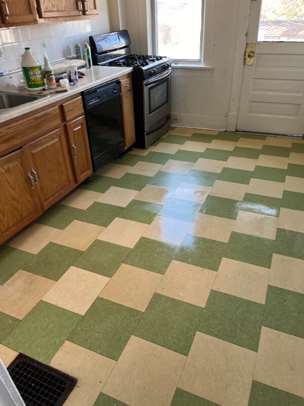 Building Photo - 1619 Lenz Ave