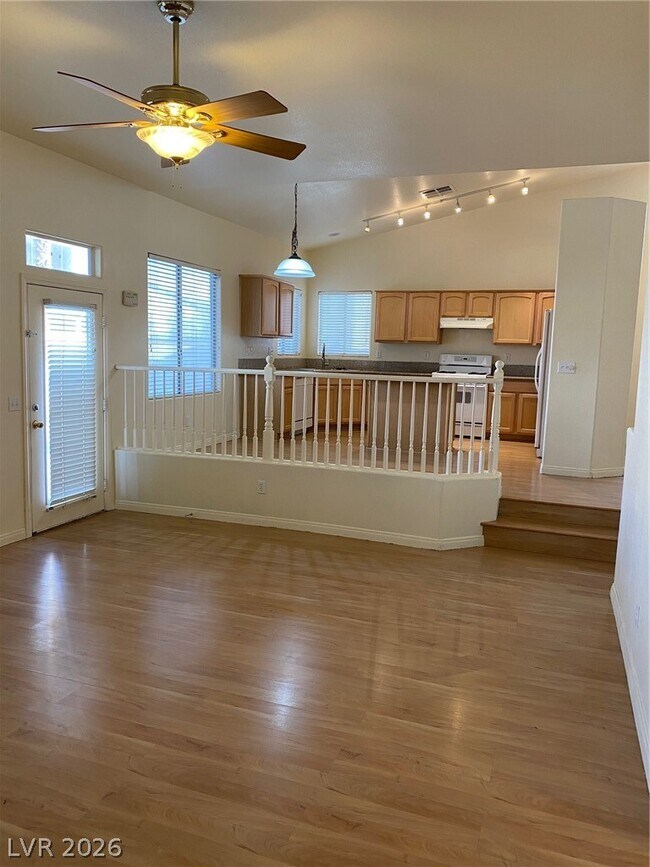 Building Photo - 7565 Splashing Rock Dr