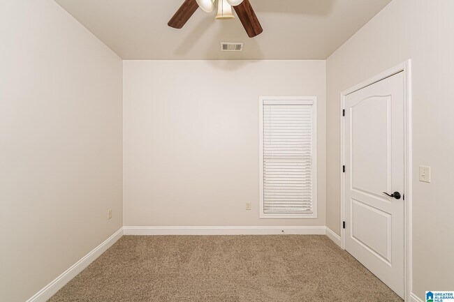 Building Photo - 244 Willow View Cir