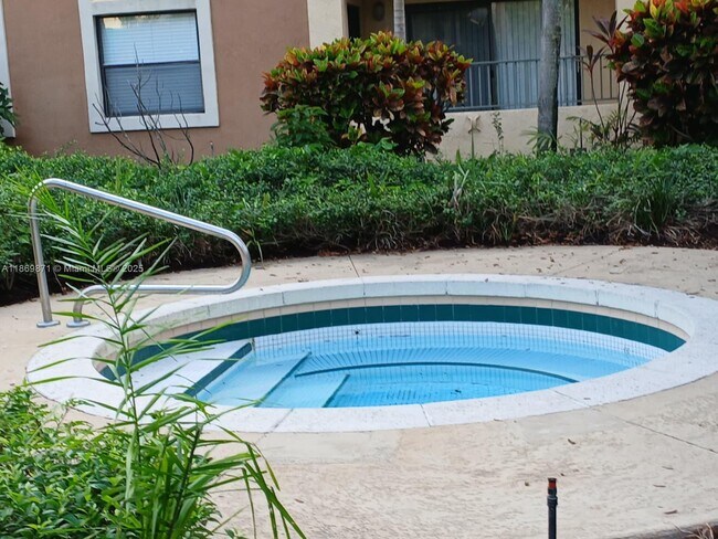 Building Photo - 9999 Summerbreeze Dr