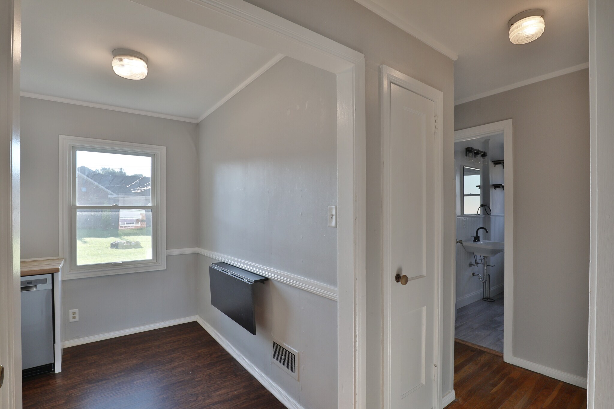 Building Photo - 5586 Emerson Ave