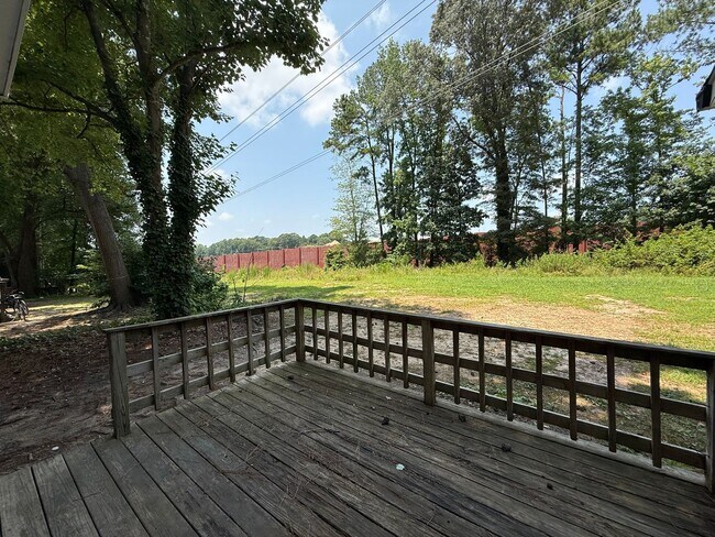 Building Photo - Recently Remodeled 3BD, 2.5BA Raleigh Town...