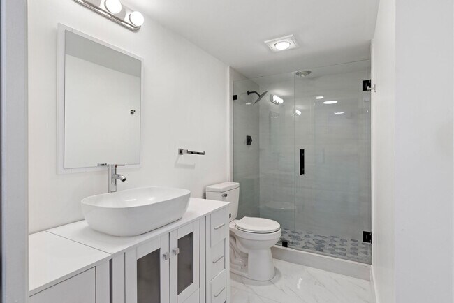 Building Photo - 2202 Lucaya Bend