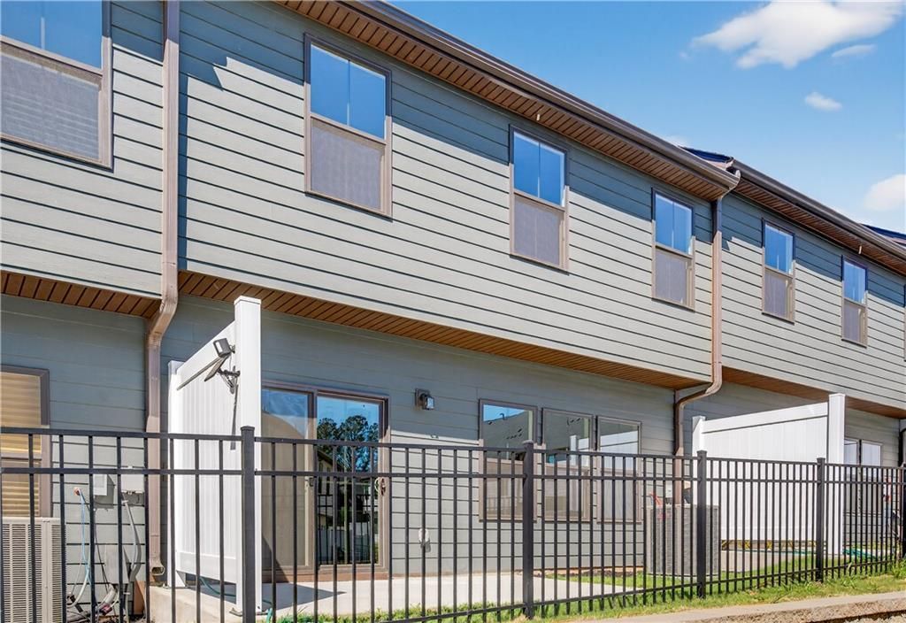 Building Photo - 325 Enchanted Ct