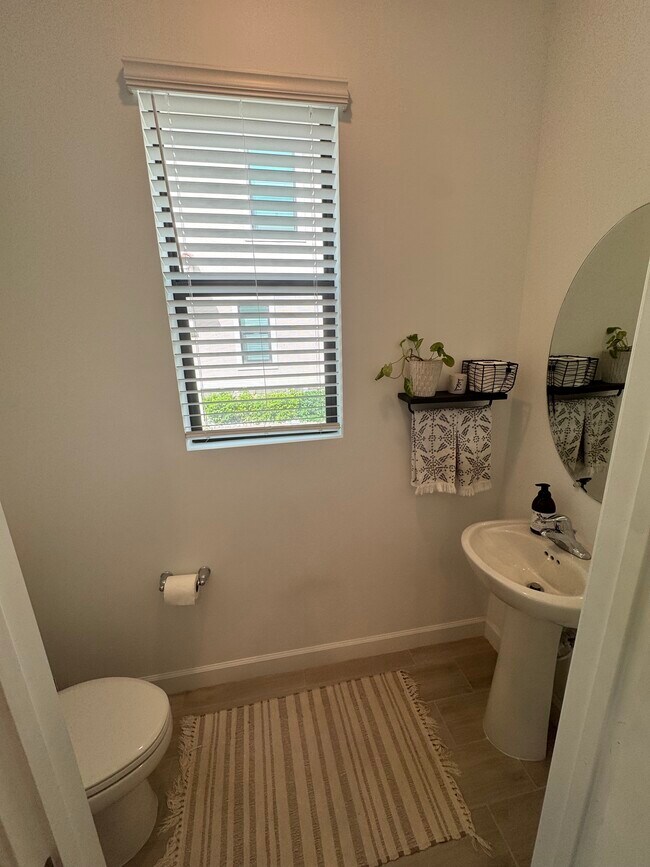 Building Photo - 1011 White Oak Ter