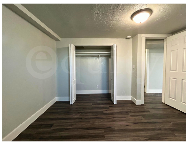 Building Photo - 555 S 330 E