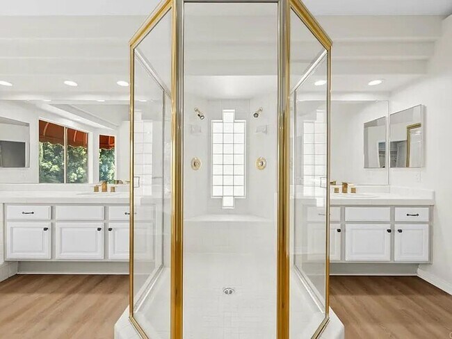 Building Photo - Beautiful Home in Murietta