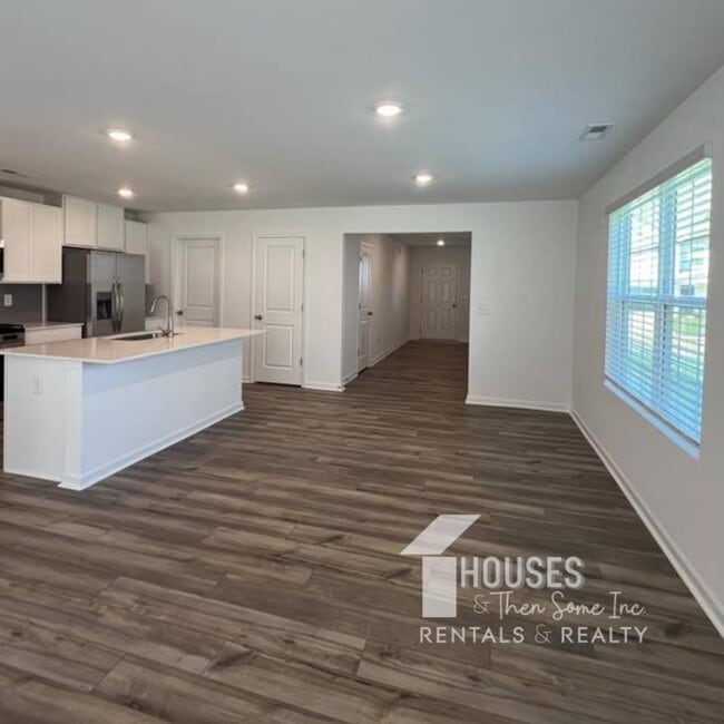 Building Photo - 716 Coromandel Dr