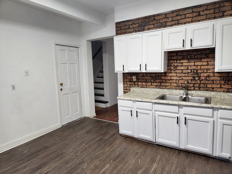 Building Photo - 1513 Blair Ave