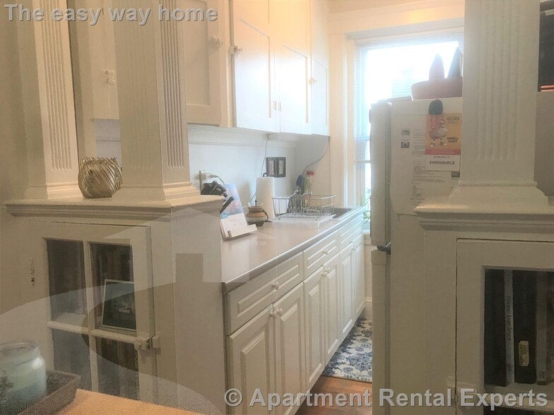 Building Photo - 11 Gray St