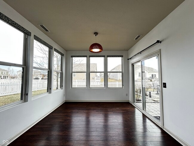 Building Photo - 12588 Hideout Dr