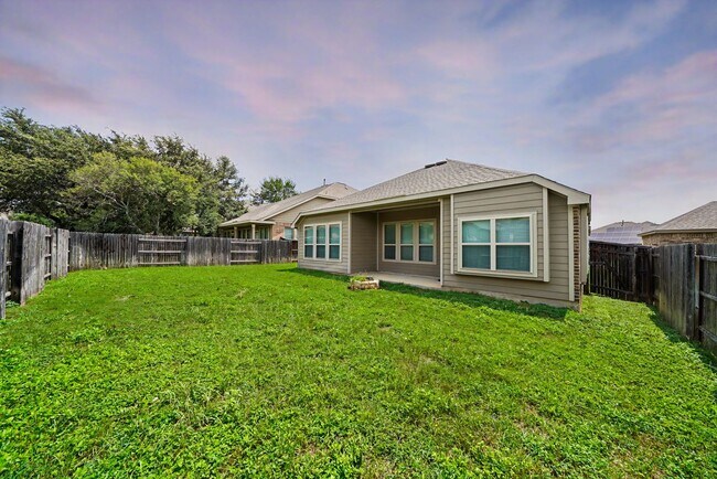 Building Photo - Beautiful Potranco Run Home with 3-Car Garage - Realtor Commission: $750
