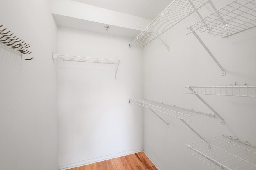 Building Photo - 401 E Ontario St