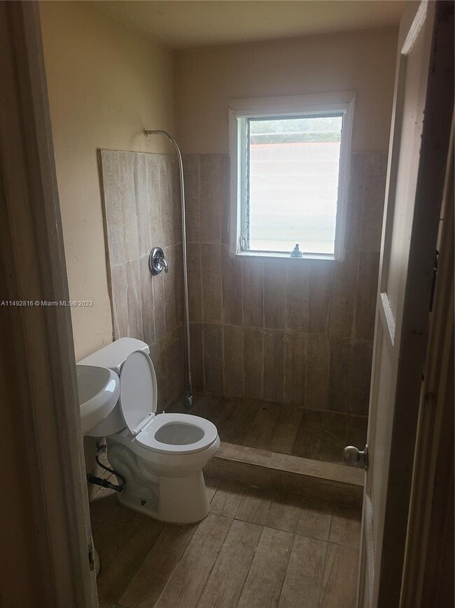 Building Photo - 2215 Fillmore St