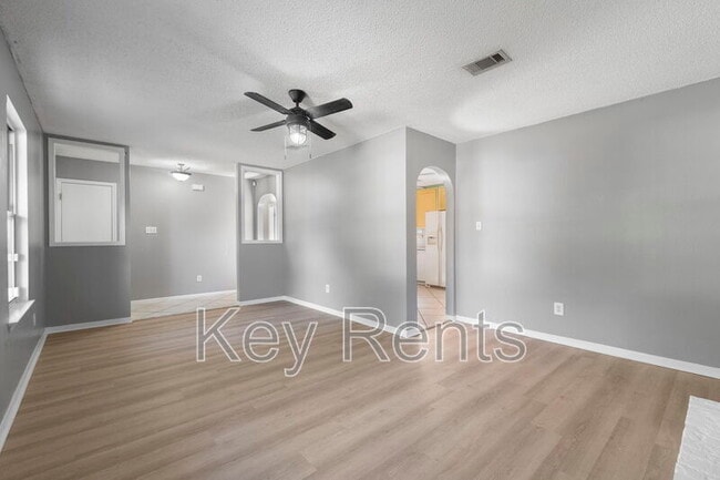 Building Photo - 6555 Bellview Pines Pl