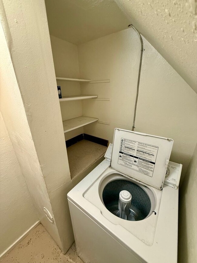 Building Photo - Keefer Studio