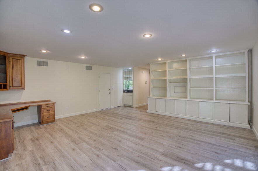 Building Photo - 19946 Turnberry Dr