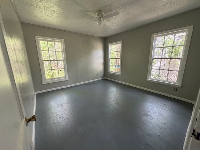 Building Photo - 2810 Morningside Dr