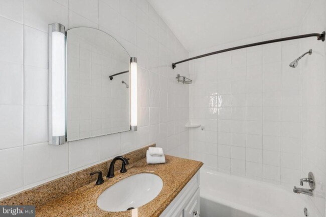 Building Photo - 10520 Pine Haven Terrace