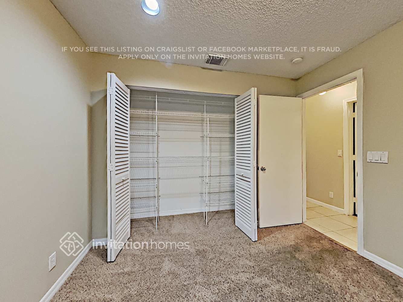 Building Photo - 4929 SW 33rd Ave