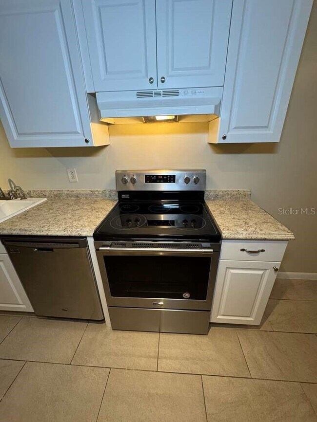 Building Photo - 2050 Oleander Blvd