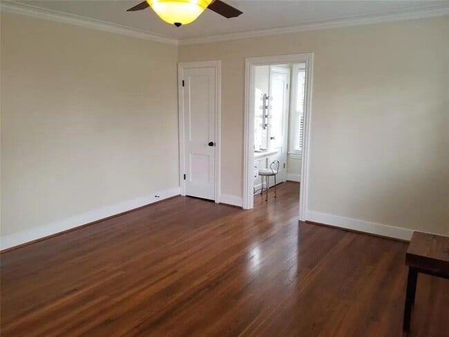 Building Photo - 4823 Rusk St #2