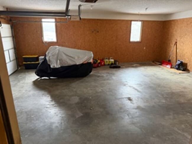 Building Photo - Beautiful county setting